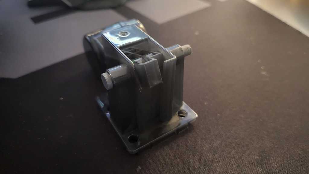 Roborock S7 Pro/MaxV Ultra -kelluke vesisäiliöön