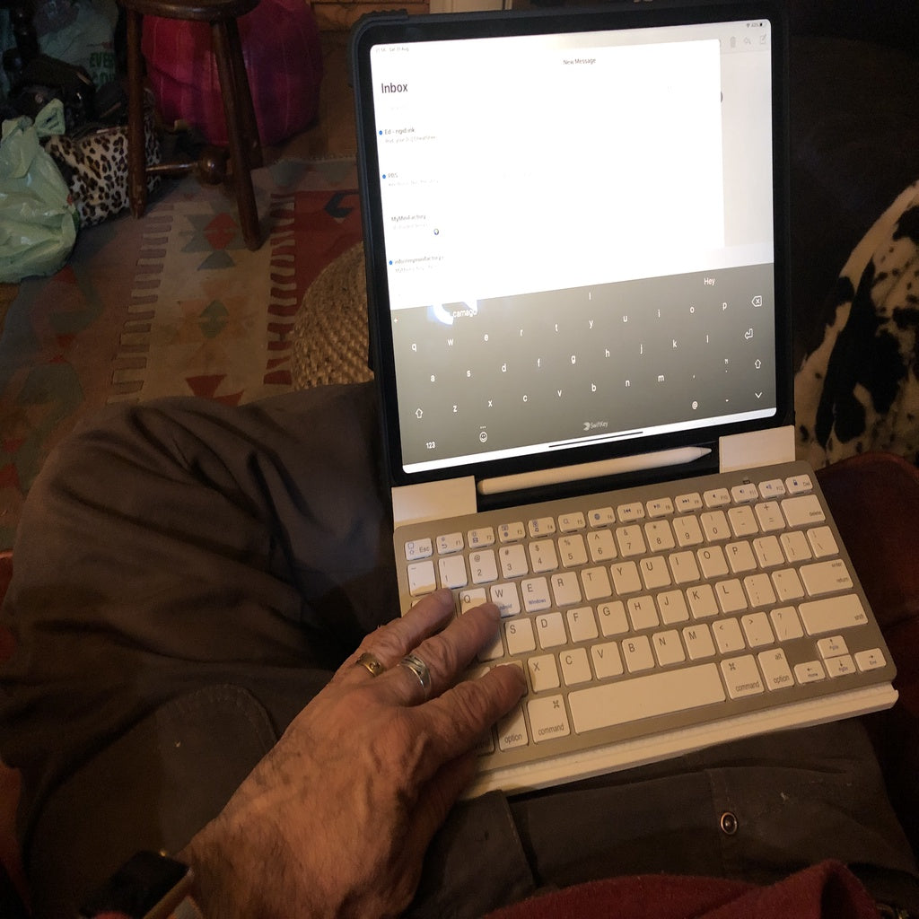 iPad Pro -kannettavan teline (12,9 tuuman ja pienemmille malleille)