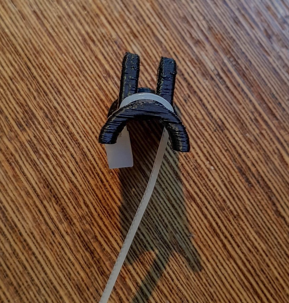 Ender 3 X-akselin kaapelinpidike kaapelin hallintaan