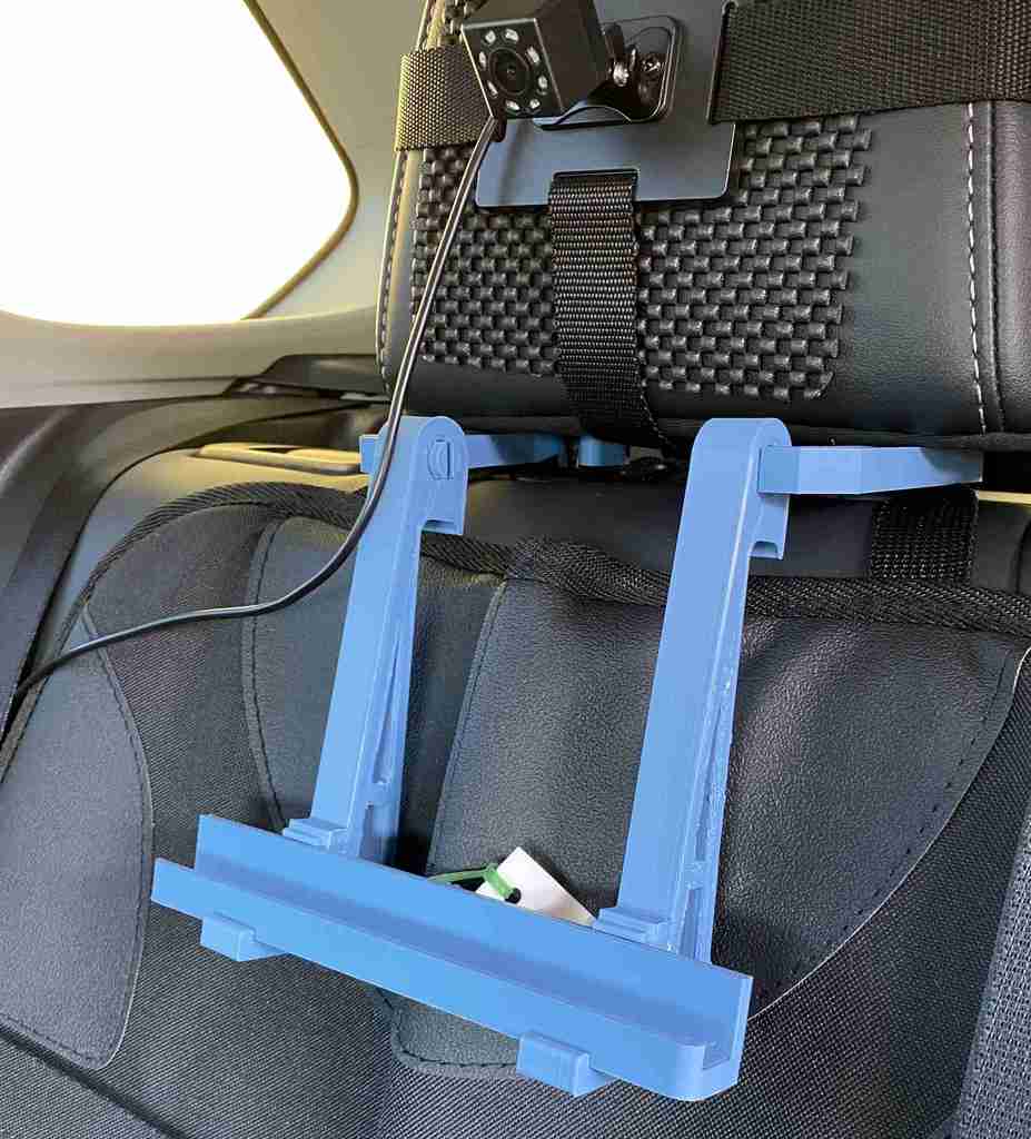 Tabletin auton niskatuen pidike