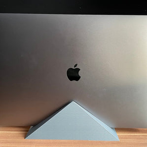 Tyylikäs kannettavan tietokoneteline Apple MacBook Pro 16:lle