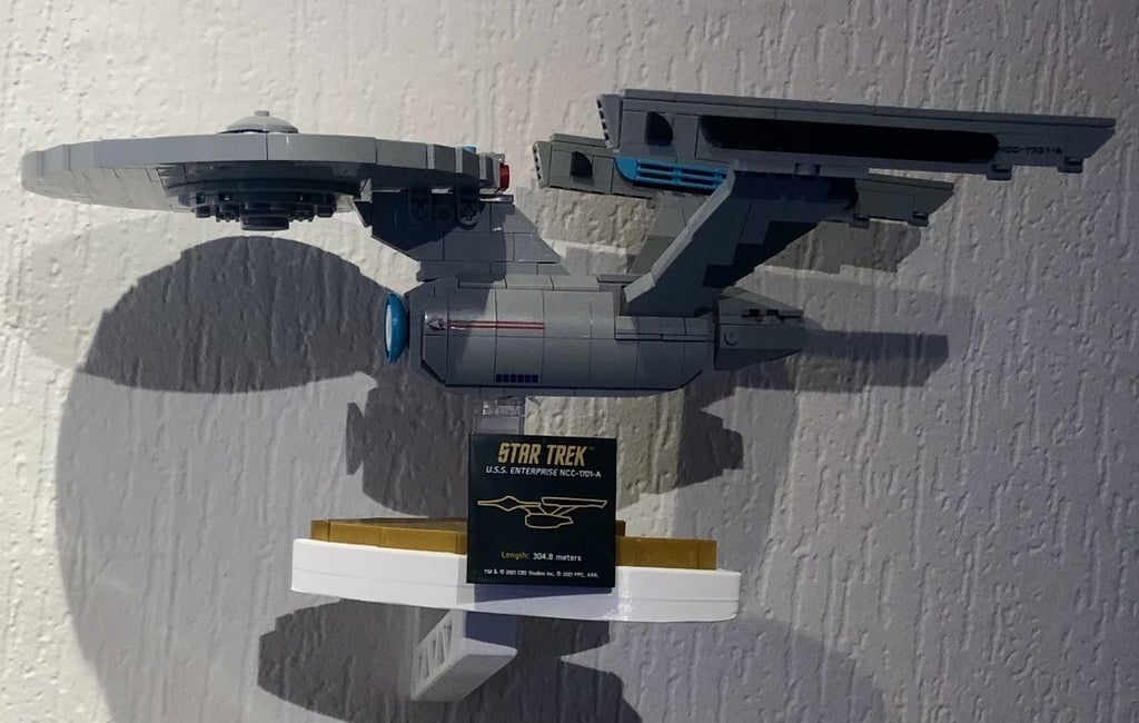 Vægholder til BlueBrixx Star Trek Modeller