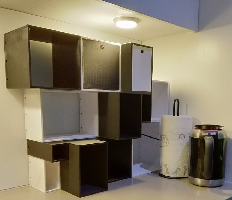 Muokattava modulaarinen maustehylly keittiöön