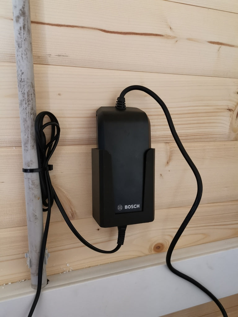 Bosch E-Bike -laturin seinäkiinnitys