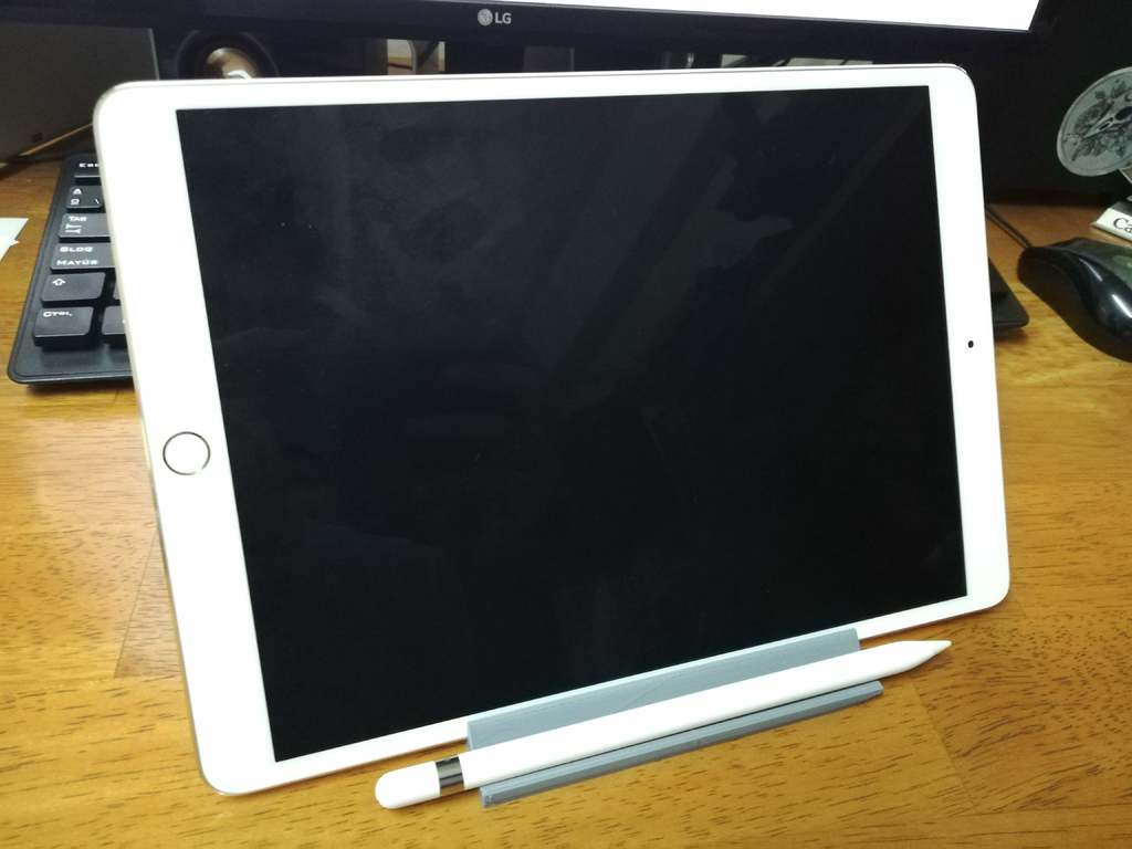 Parannettu Tablet / iPad jalusta Pro:lle ja Apple Pencilille