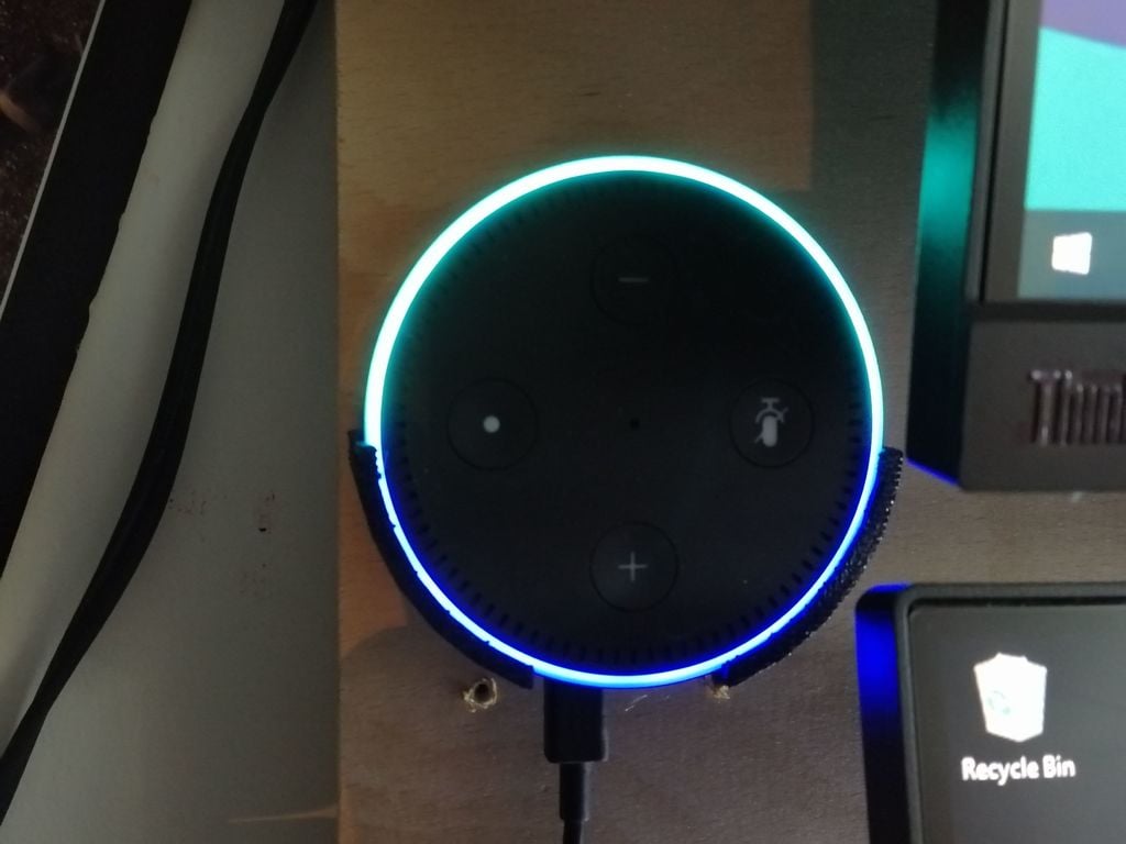 Amazon Echo Dot versio 2 Seinäkiinnike