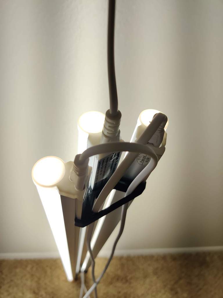 Kattokiinnike kolmelle Barrina T5 LED-valaisimelle
