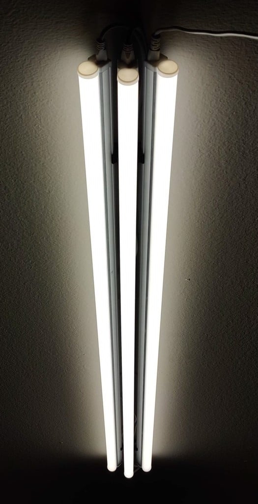 Kattokiinnike kolmelle Barrina T5 LED-valaisimelle