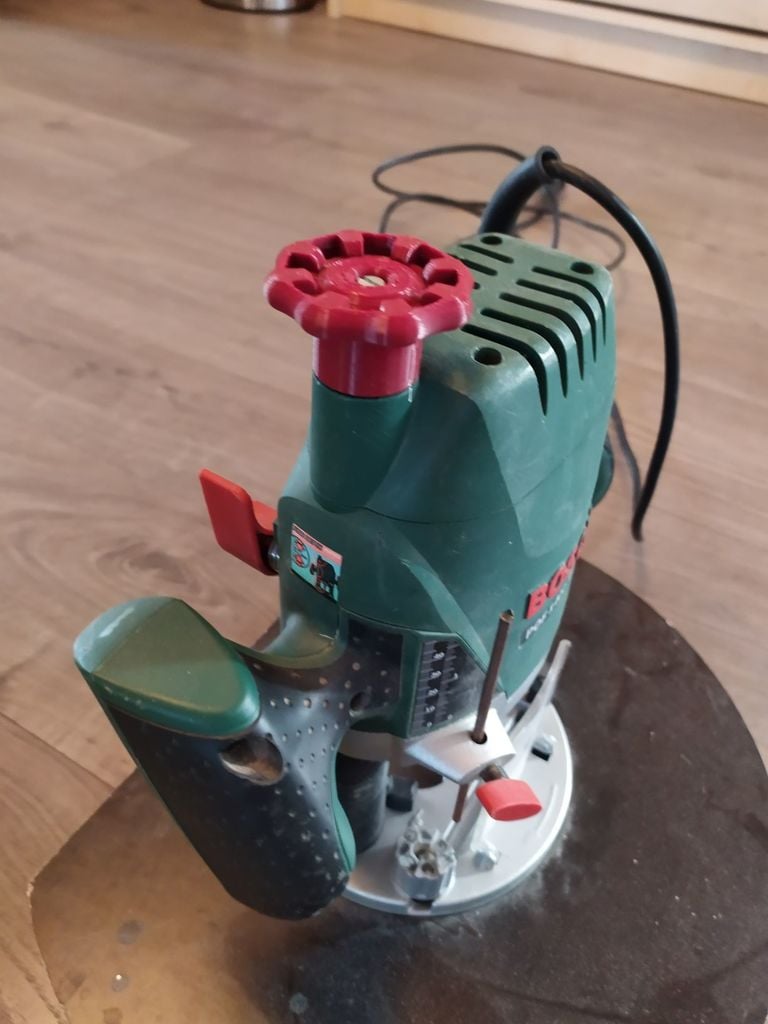 Bosch POF 1400 Router Vaihtonuppi – Venttiilityyli