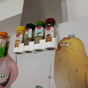 Maustehylly käytännöllisillä ripustuskoukuilla