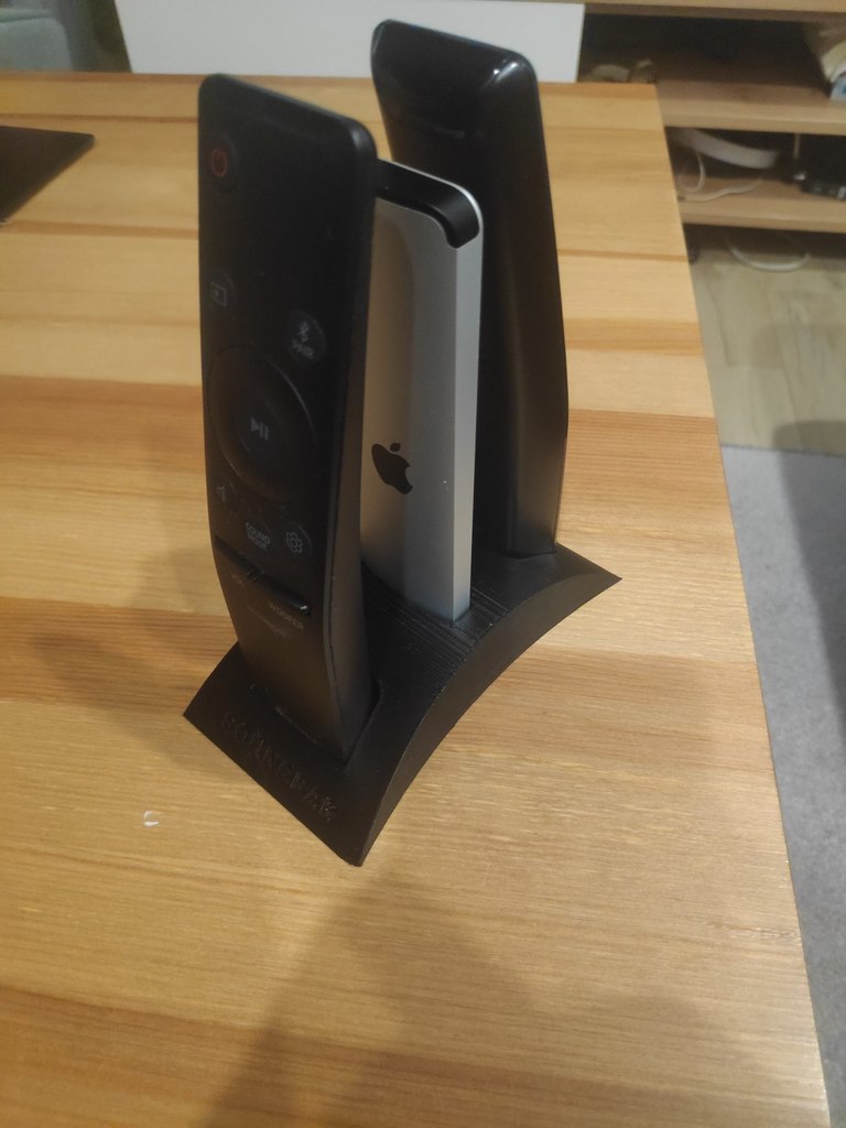 Teline Samsung TV:n ja Apple TV:n kaukosäätimille