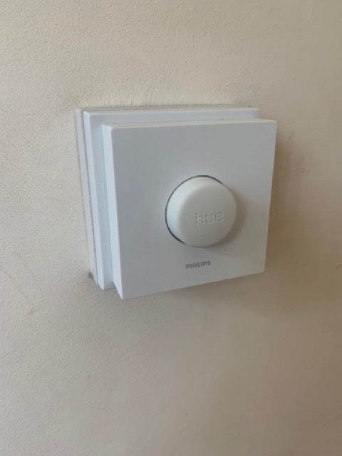 Adapteri Philips Hue Button UK -valokytkimelle
