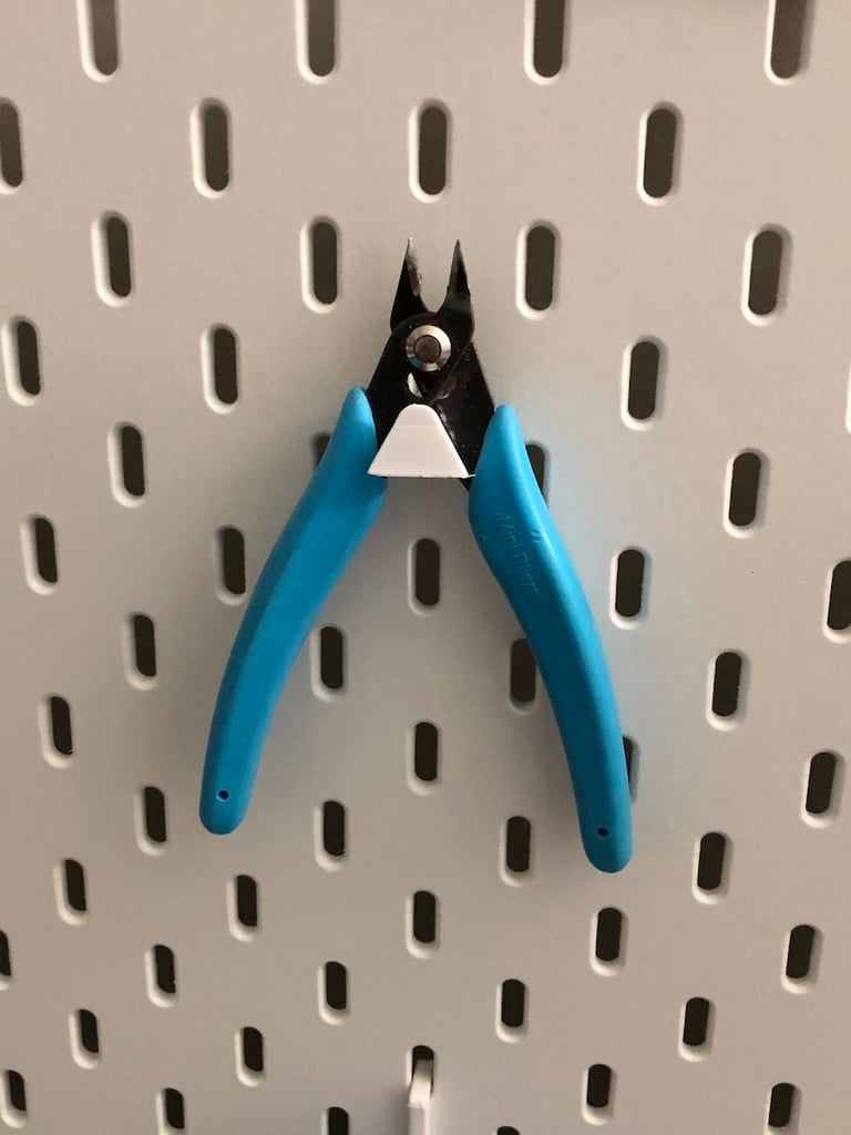 Skadis-wireleikkurin pidike Ikea Skadis -seinäkkeelle