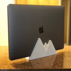 Pystysuuntainen MacBook Pro -teline – 15 tuuman (2018) vuoristomalli