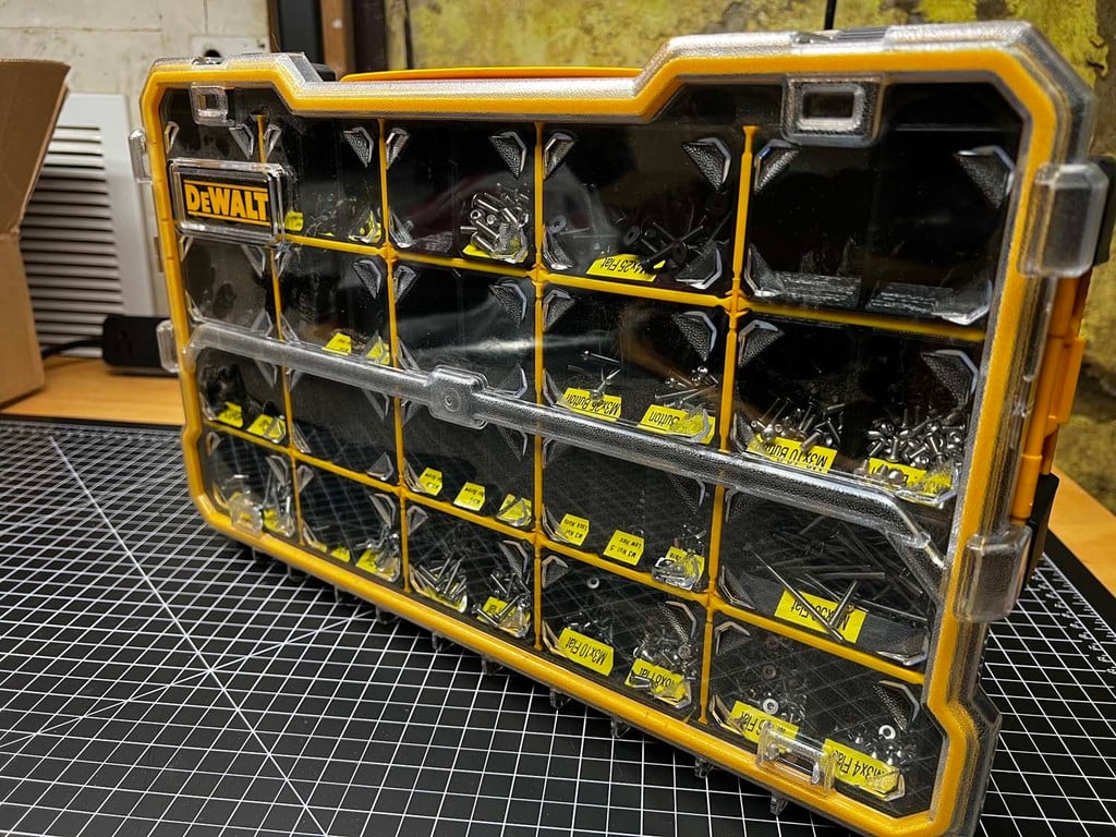 Modulaariset järjestäjälaatikot pienille osille