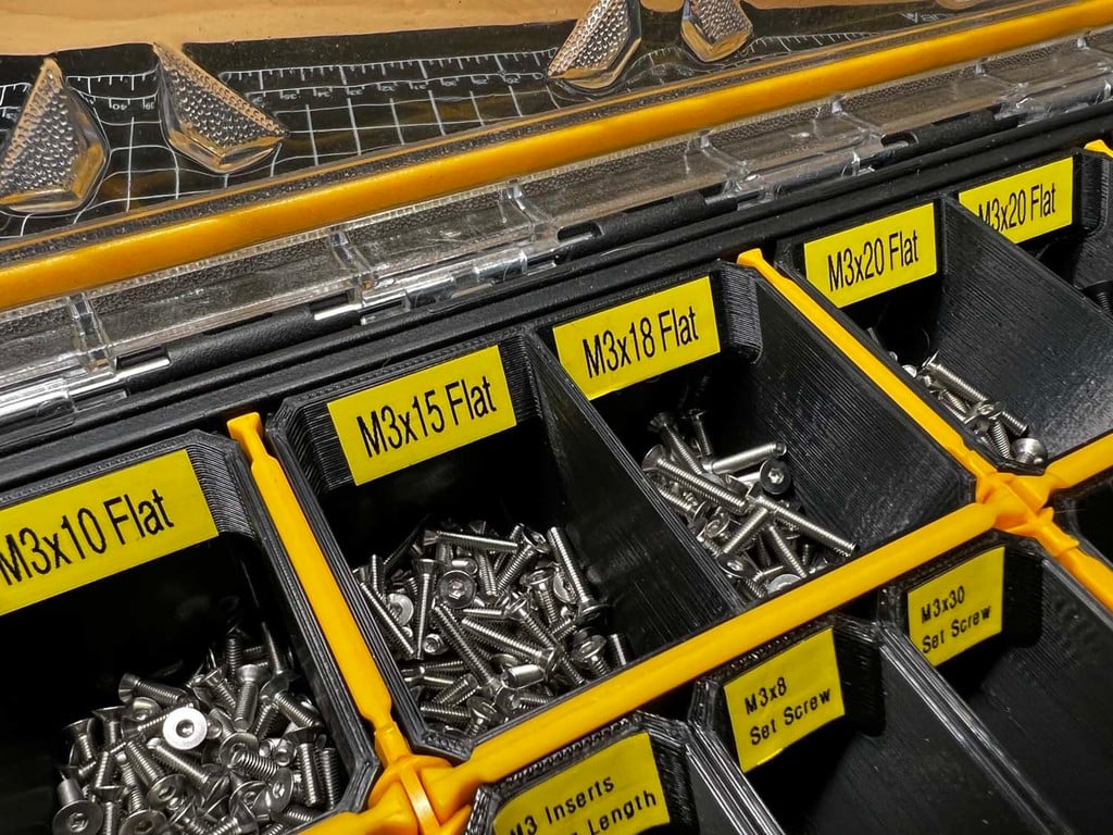 Modulaariset järjestäjälaatikot pienille osille
