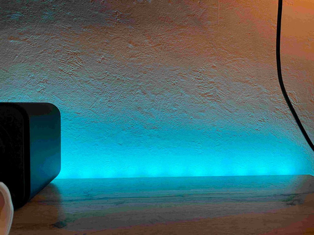 Philips Hue Light Strip -asennuskiinnike hyllyille ja pöydille