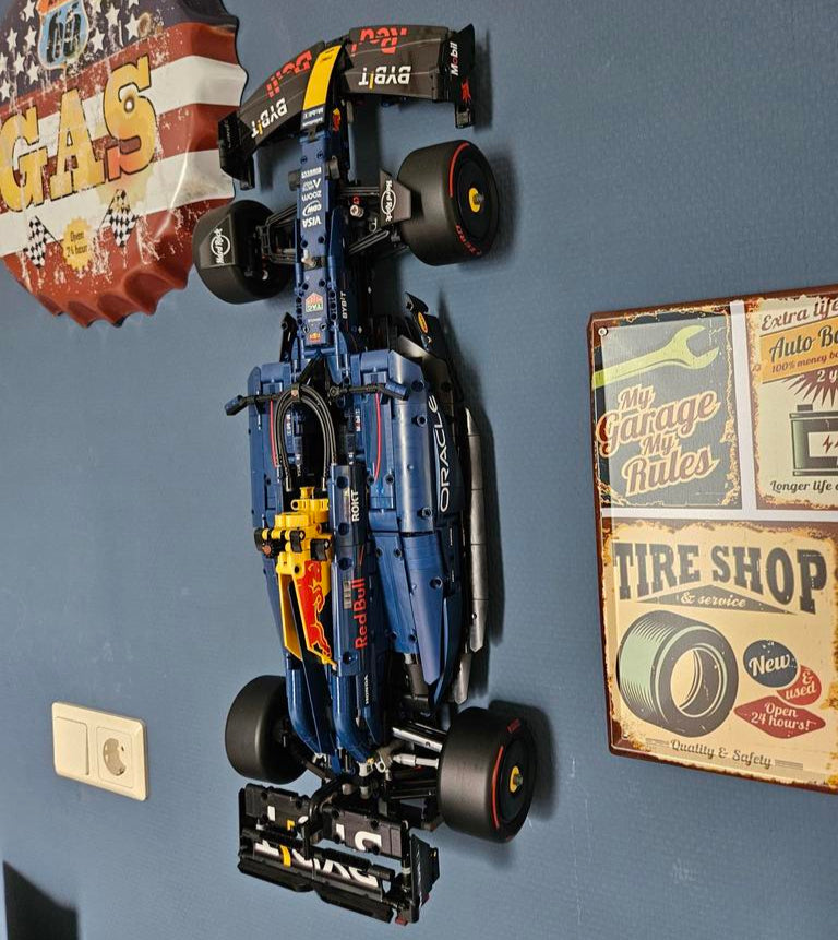 Lego F1 RedBull (42206) seinäteline