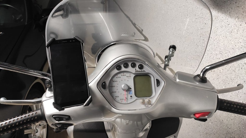 Puhelintelineen sovitin Vespa GTS:ään