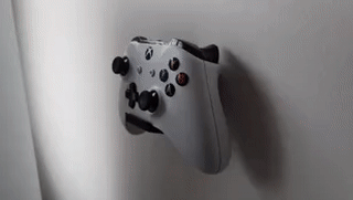 Xbox One -ohjaimen seinäkiinnitys