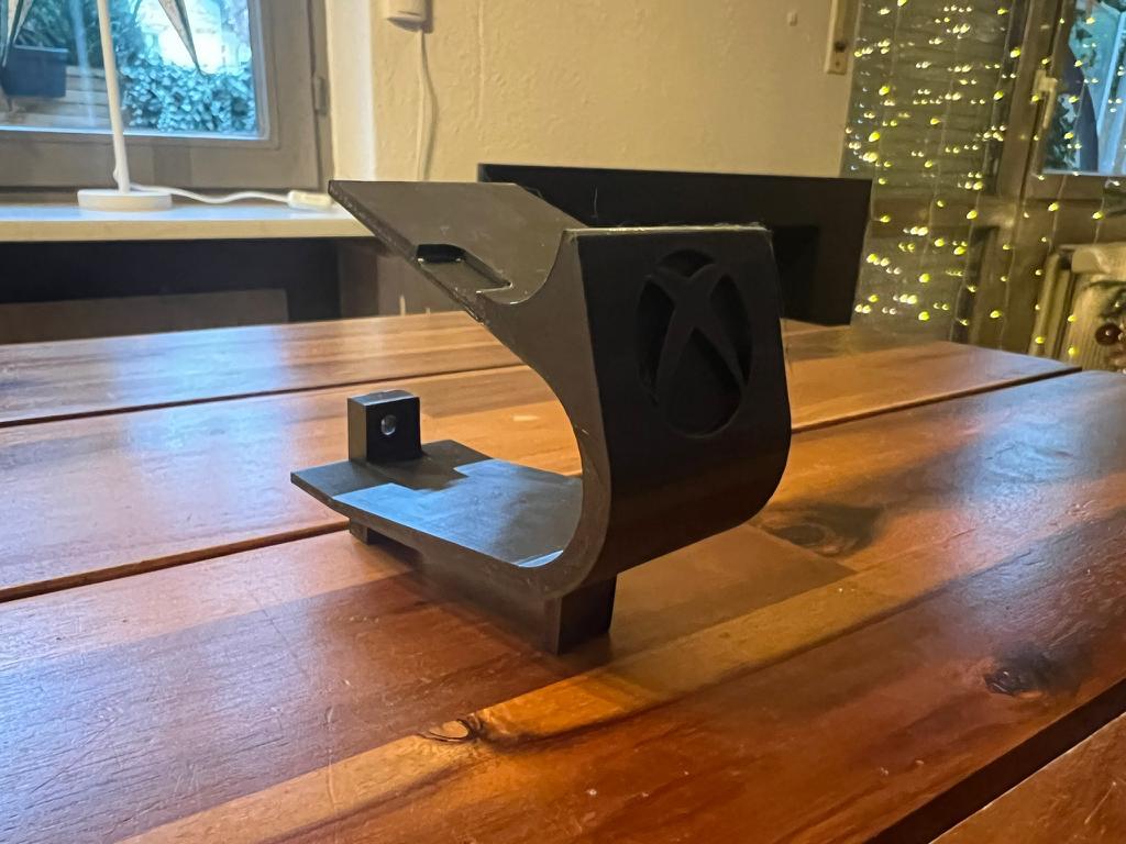 Xbox Series S Seinäasennus Elite-ohjaimelle