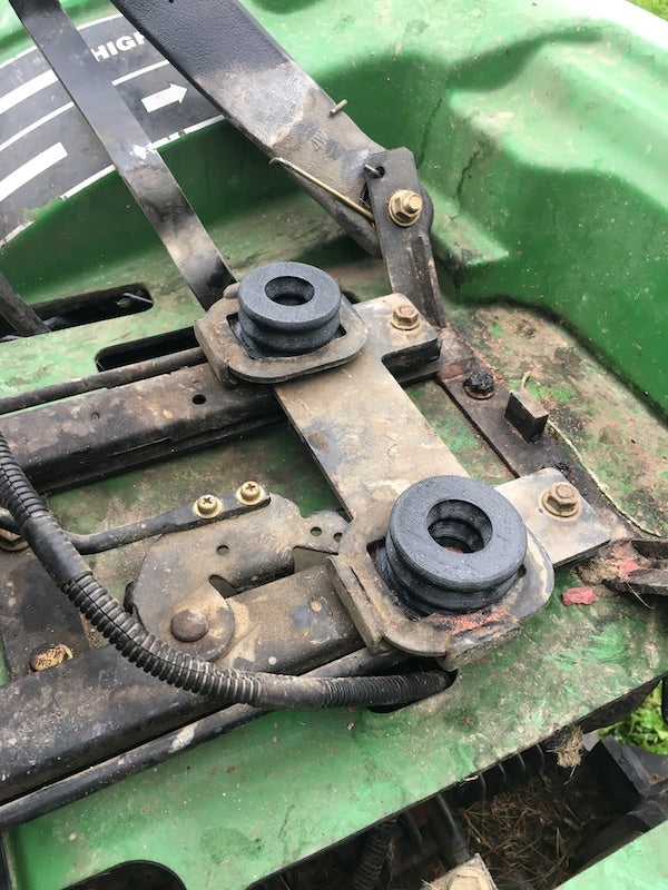 John Deere -traktorin istuimen jousi – varaosa ajomukavuuteen