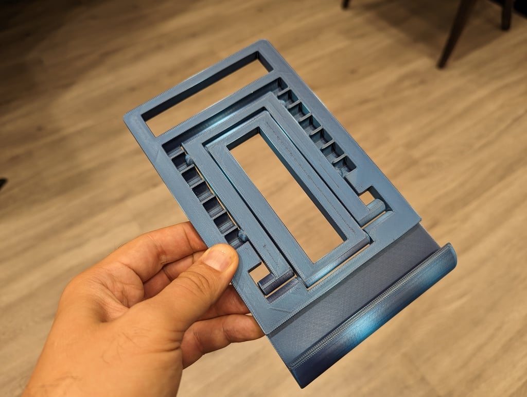 Parannettu ja päivitetty iPad Stand