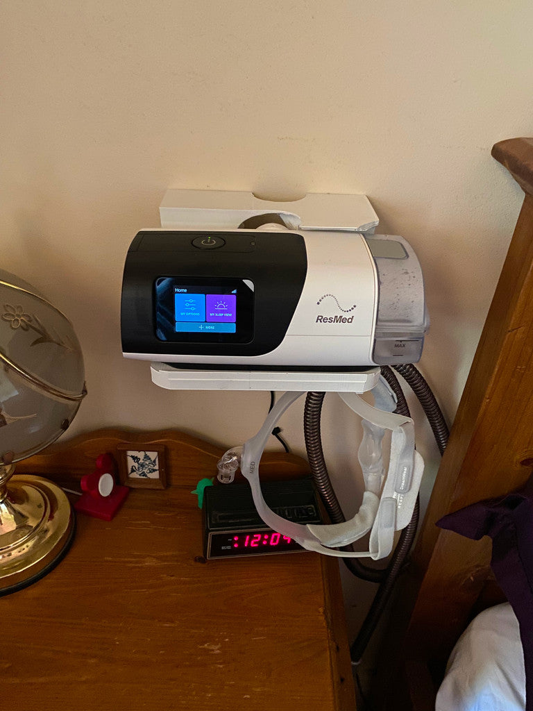 Seinäkiinnike ResMed Airsense 11 CPAP -laitteelle
