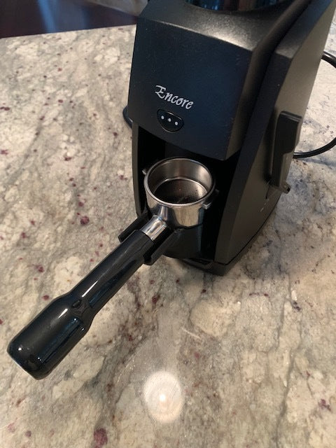 Baratza Encore Portafilter-pidike – Vakaa tuki 51 mm:n Portafilterille