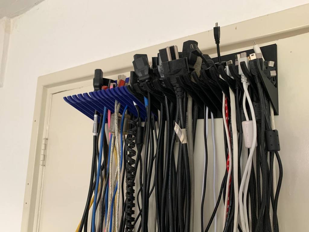 Kaapelin pidike Ripustussysteemi Organisaattori