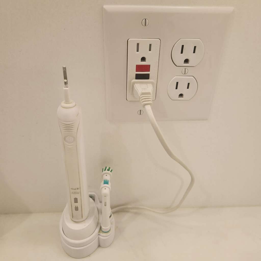 Oral B Laturinjohdon suojakotelo