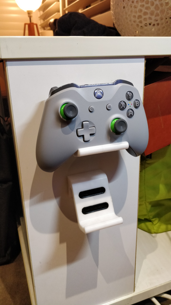 Minimaalinen Xbox One S -ohjaimen seinäteline / Kiinnike