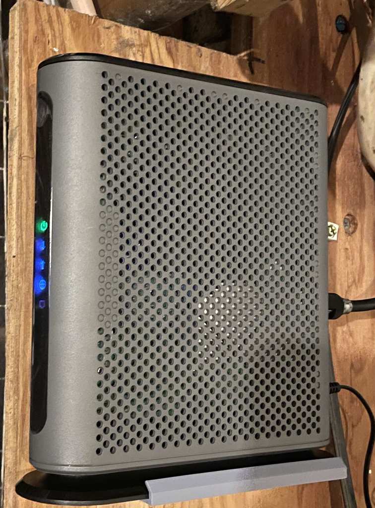 Motorola MB8611 Seinäkiinnitys – Tilaa säästävä ja järjestävä