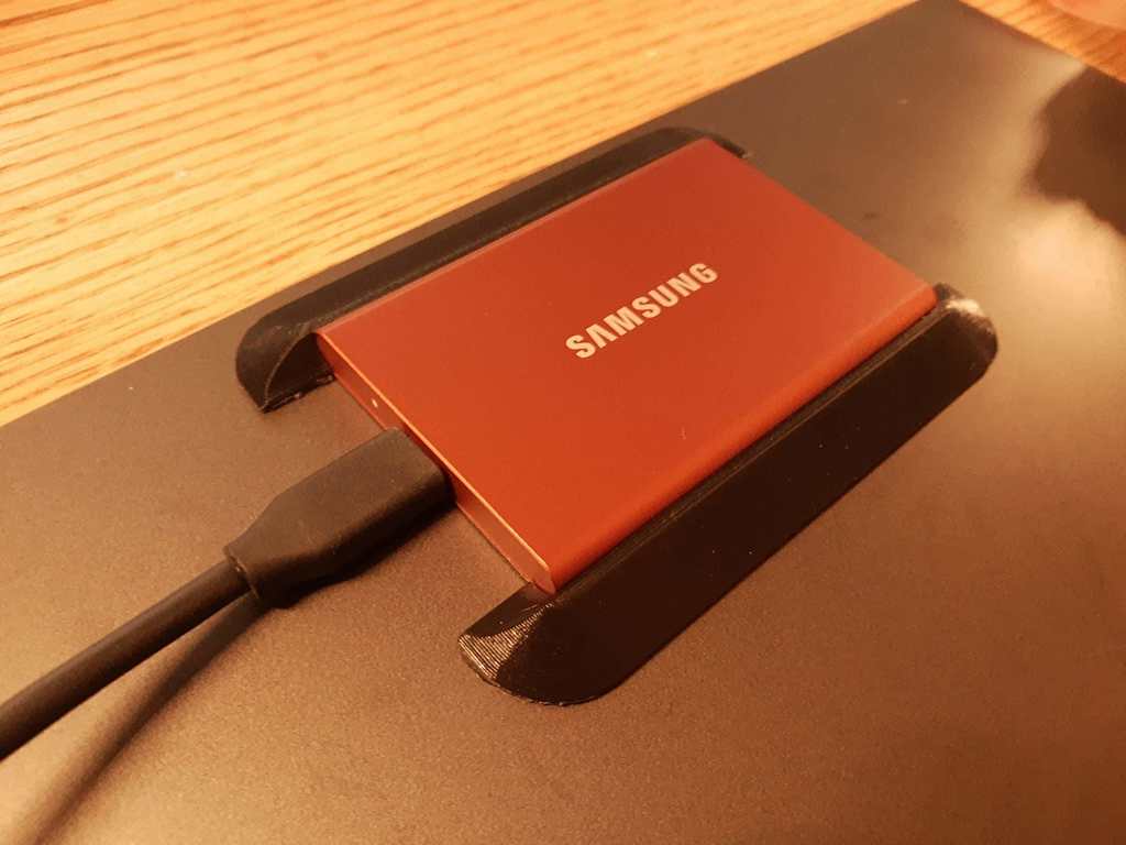 Matalaprofiilinen pidike Samsung T7 SSD:lle
