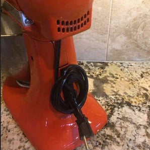 Älykäs kaapelin järjestäjä KitchenAid-sekoittimelle