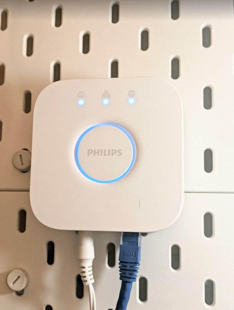 Philips Hue Hub V2.1 Skadis -seinäteline