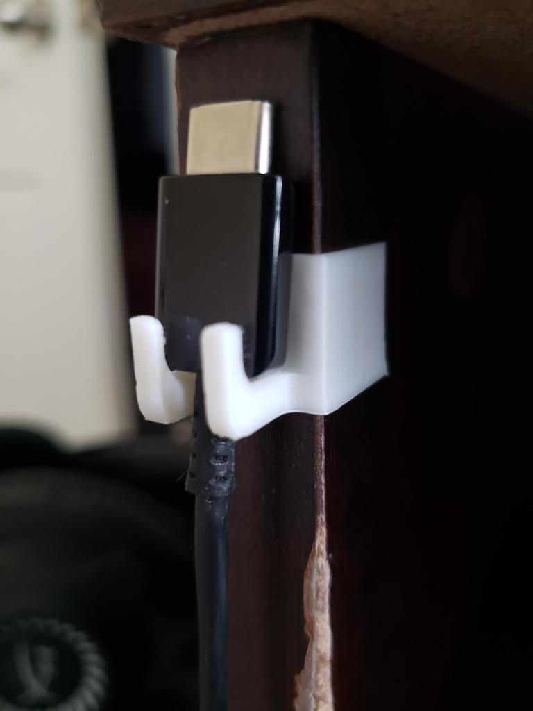 Kaapelin pidike pöydälle - Järjestä Samsung USB C laturisi
