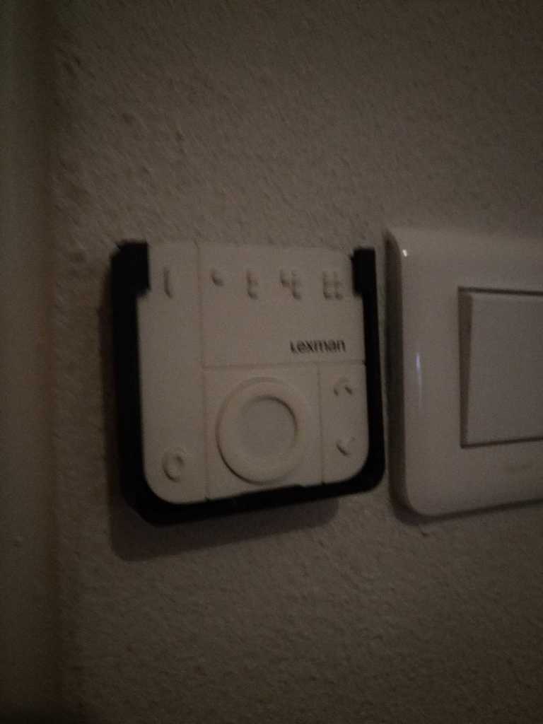 Zigbee Lexman kaukosäätimen pidike PLA:ssa