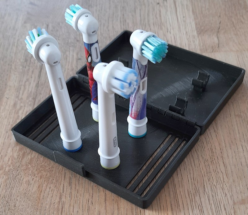 Oral-B-matkalaukku, jossa on jalusta sähköhammasharjan päille