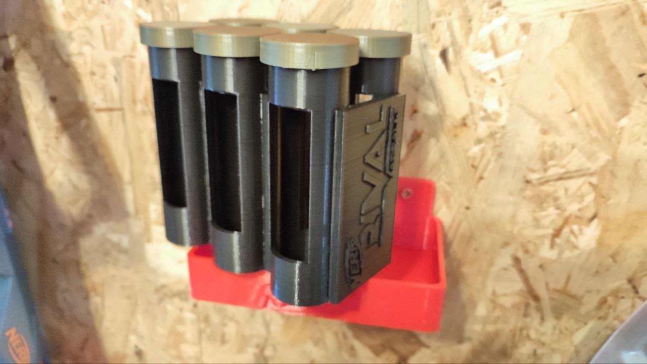 NERF Rival -ammusten pidike seinäkiinnitykseen