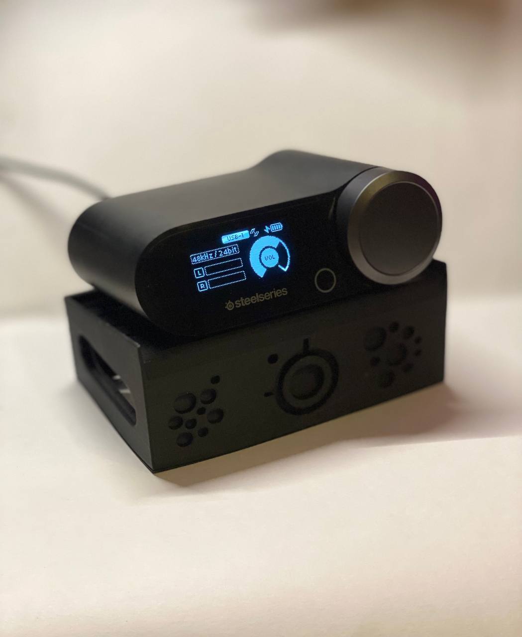 SteelSeries Arctis Nova Pro Wireless DAC -jalusta