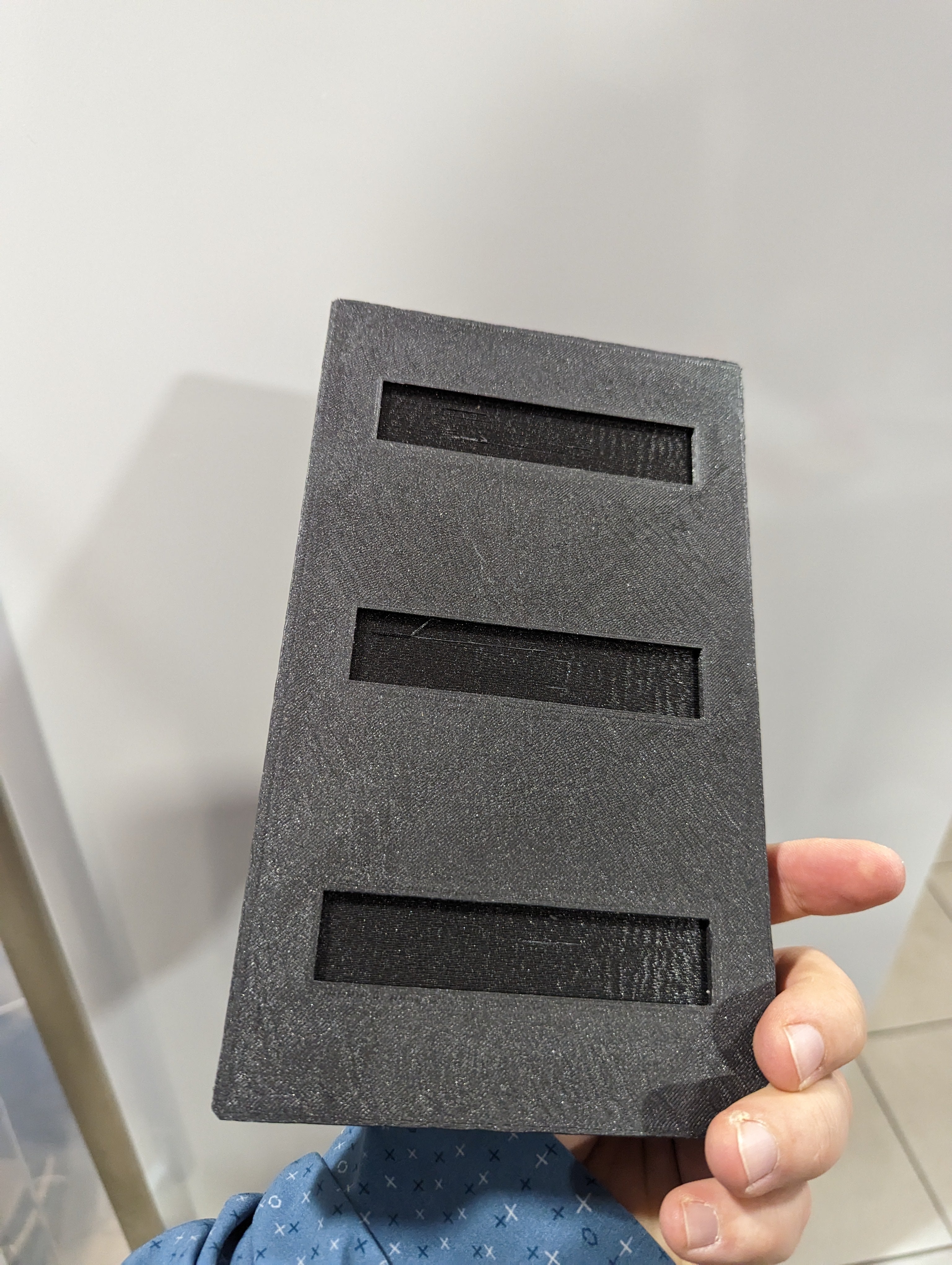 Seinäteline Samsung Galaxy Tab A7 Lite (SM-T225) -laitteelle lasiseinään