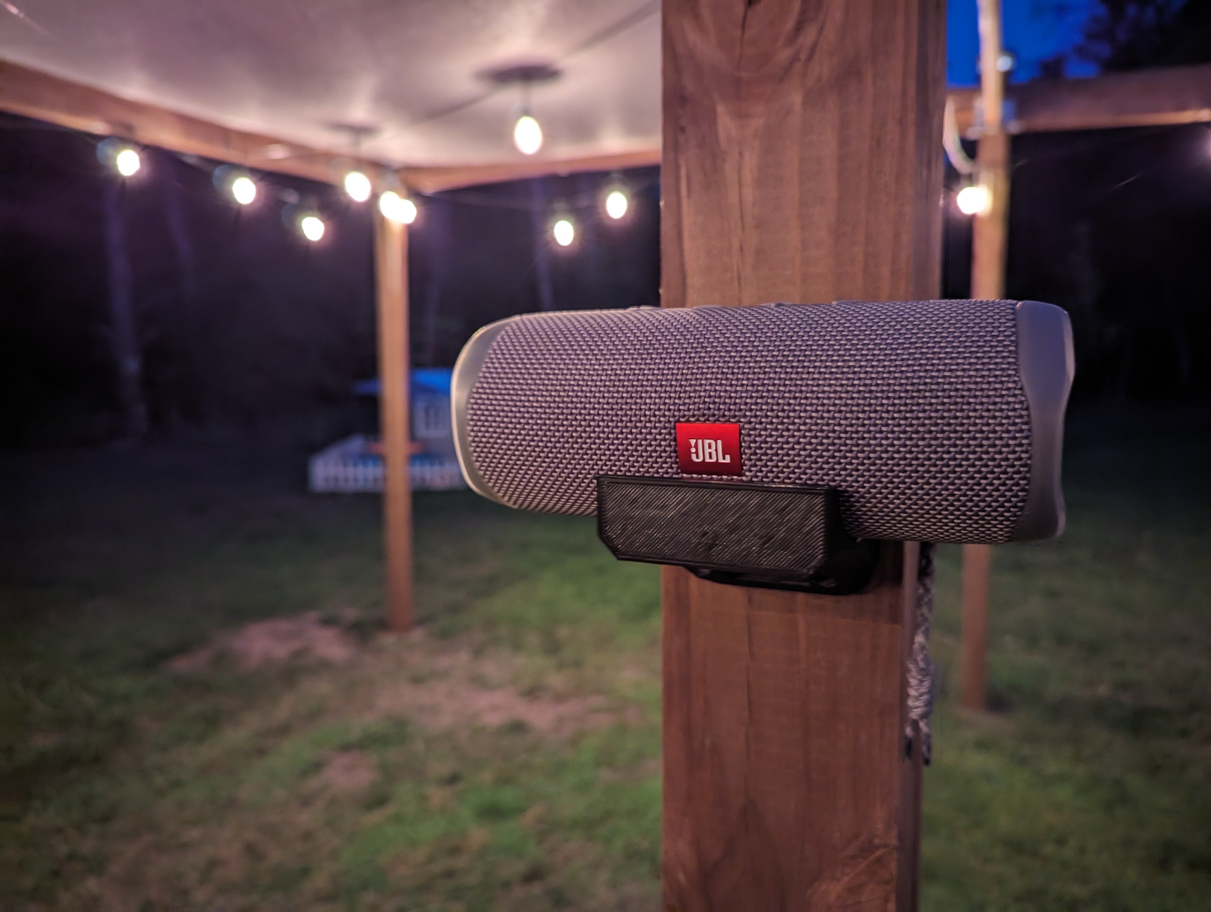 JBL Flip5 -kaiuttimen seinäkiinnike