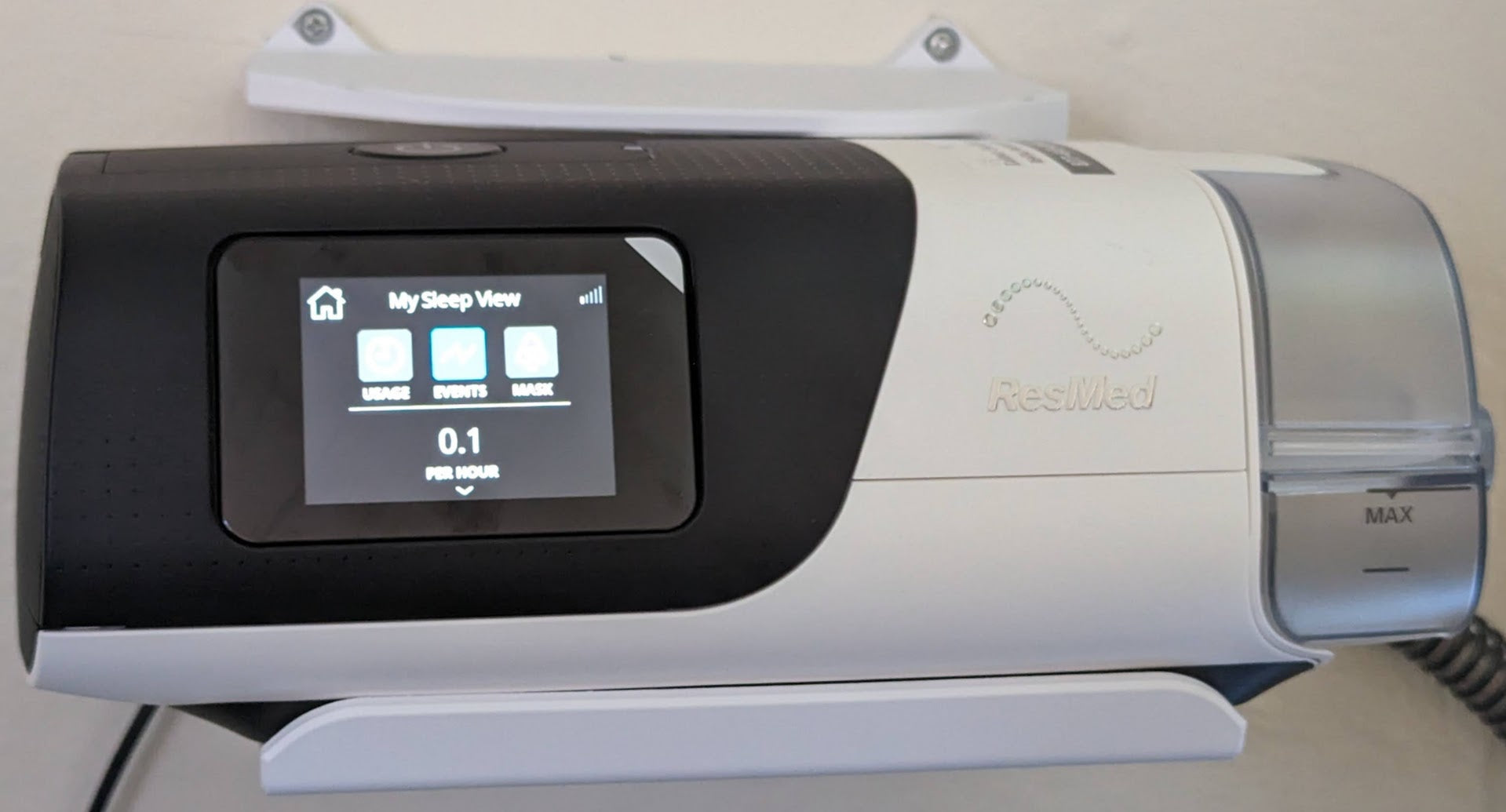 Seinäkiinnike ResMed AirSense 11 CPAP-laitteelle