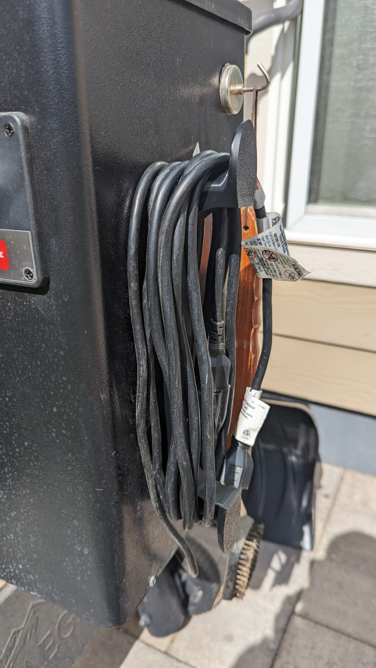 Köynnöksen kiinnitys magneeteilla