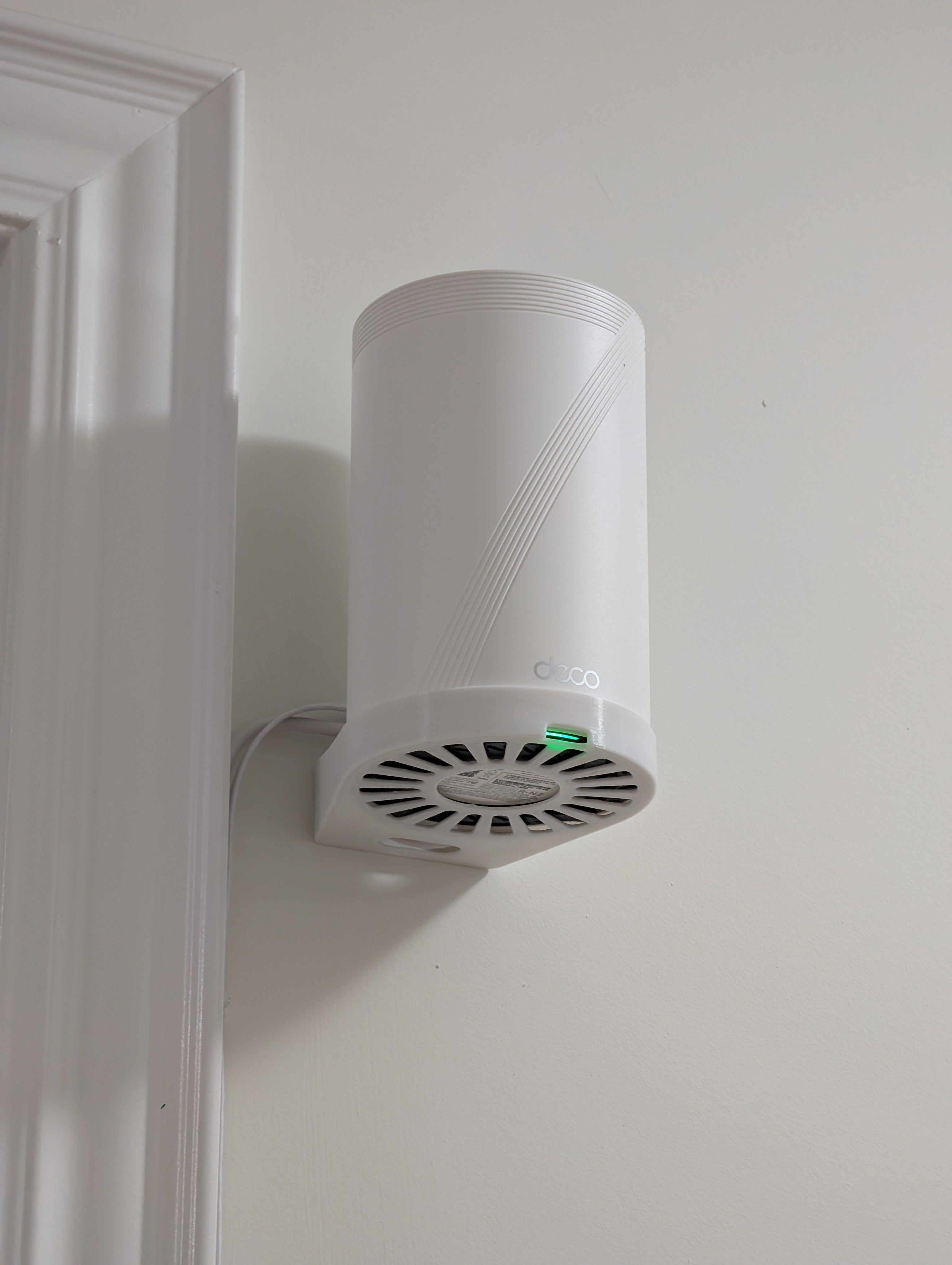 Seinäkiinnike TP-Link Deco BE65 WiFi 7 -reitittimelle
