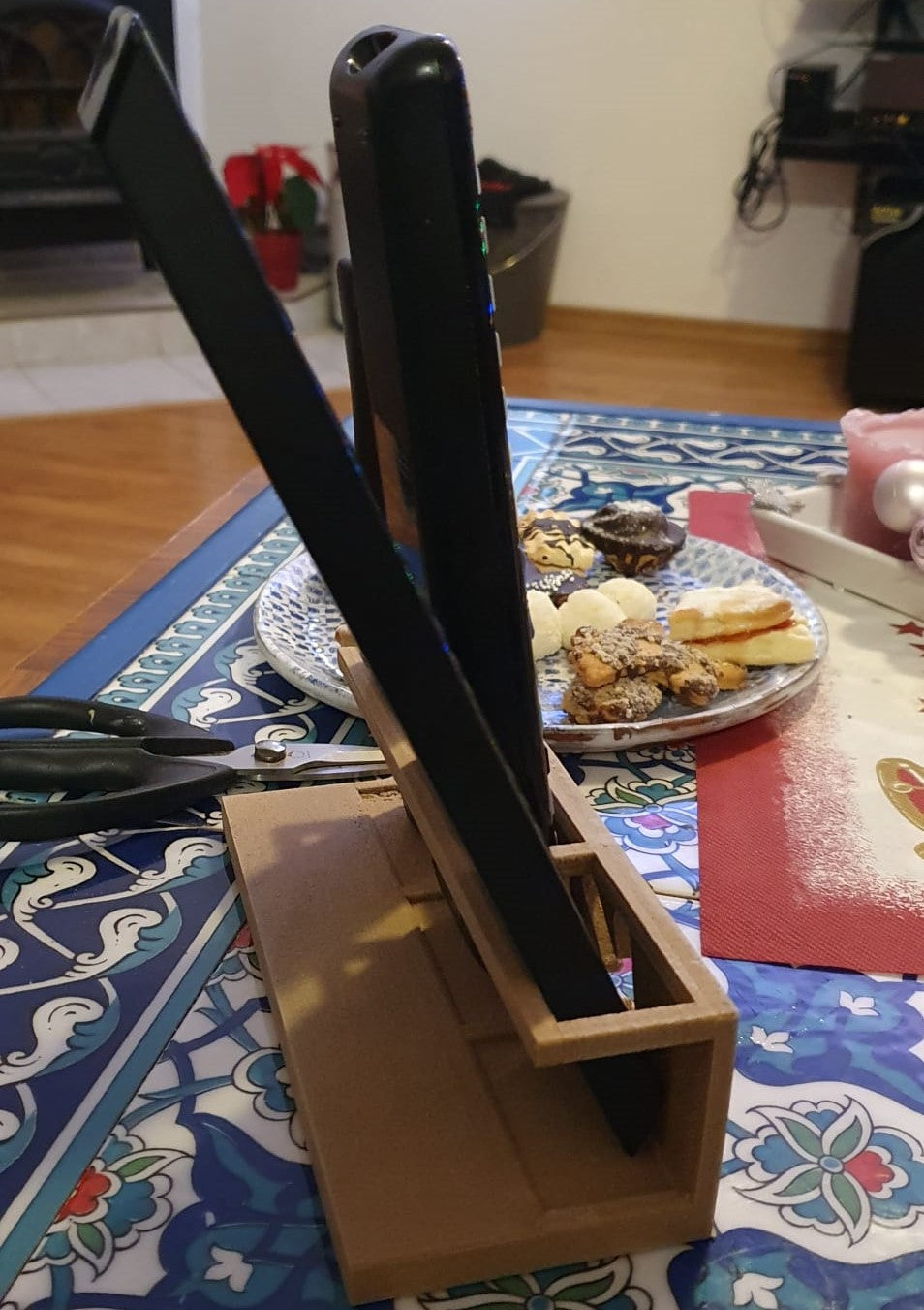 Kaukosäätimen pidike 3 laitteelle