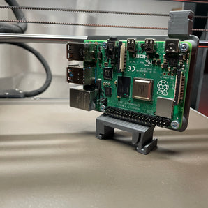 Raspberry Pi 4 / Pi 5 DIN-kiskoteline M3-rivetti-rouveilla