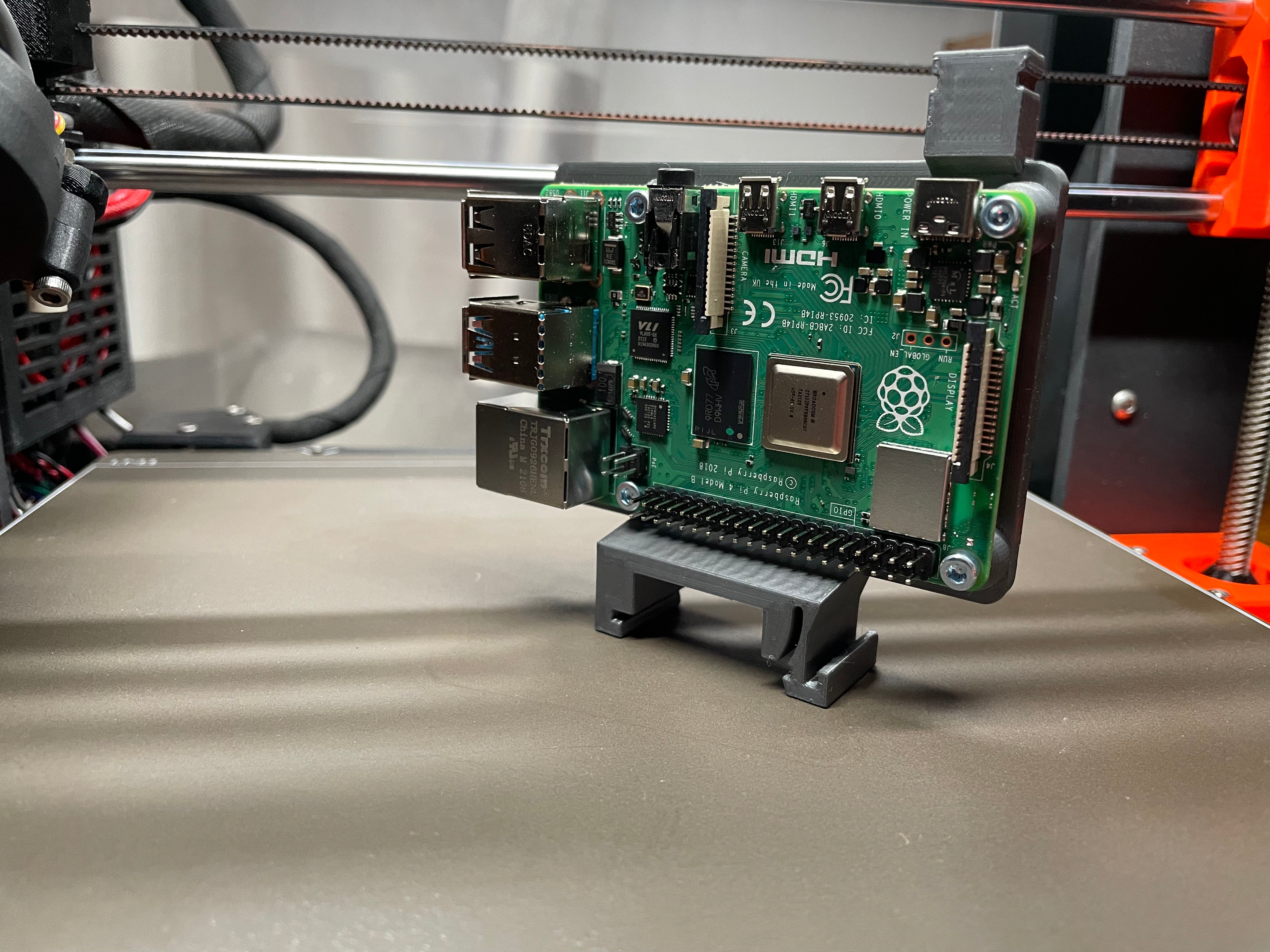 Raspberry Pi 4 / Pi 5 DIN-kiskoteline M3-rivetti-rouveilla