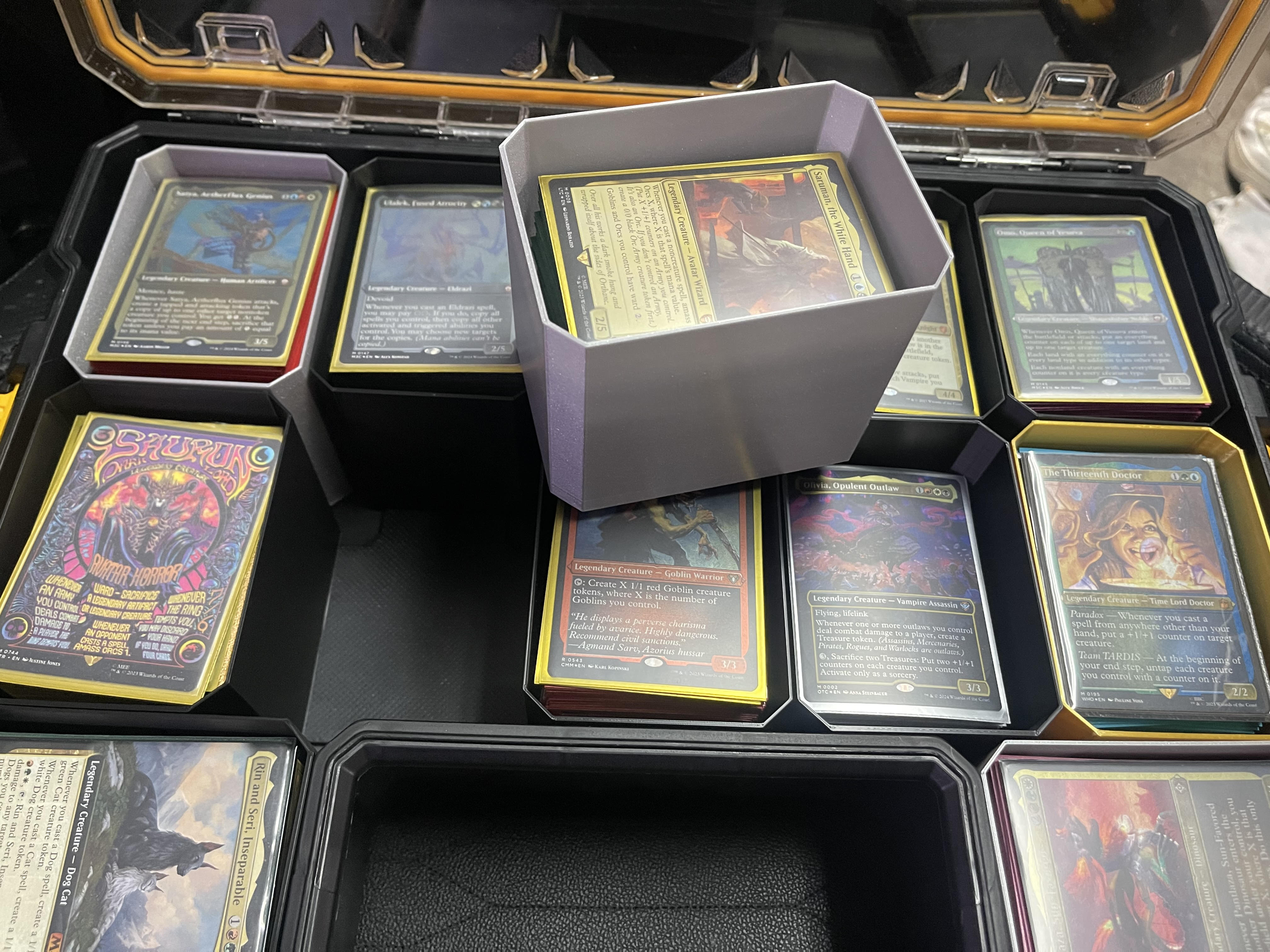 Sisäosa Dewalt Deep Pro Organizerille Magic: The Gathering -kortteja varten